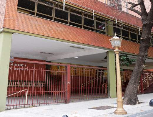 Escuela Nº 6 DE 1 French y Beruti - Imagen 1