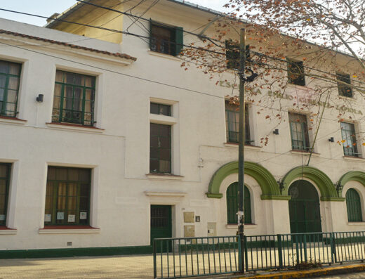 Escuela Nº 3 DE 12 Emilio Giménez Zapiola - Imagen 1