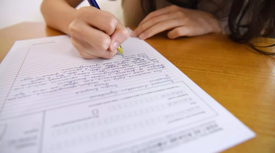 33. Reseñas y Calificaciones Escolares: Cómo Utilizarlas para Elegir el Mejor Colegio